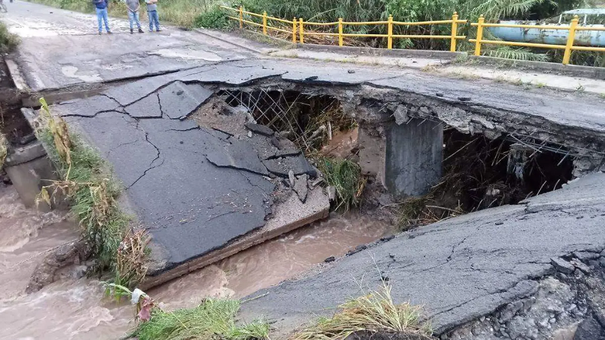 Puente colapsado